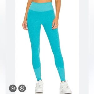 ALO Alosoft Lounge Leggings in bright aqua heather